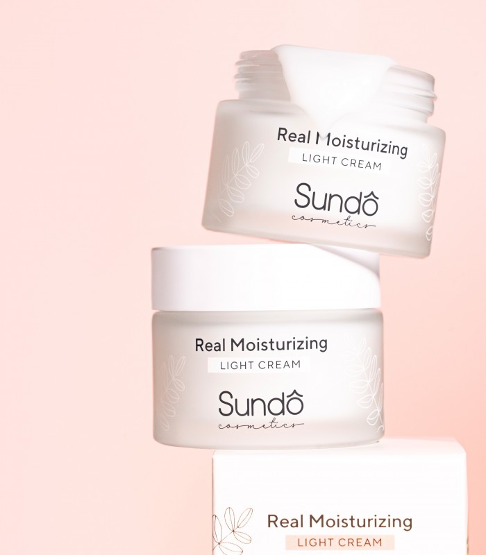 Real Moisturizing Light Cream